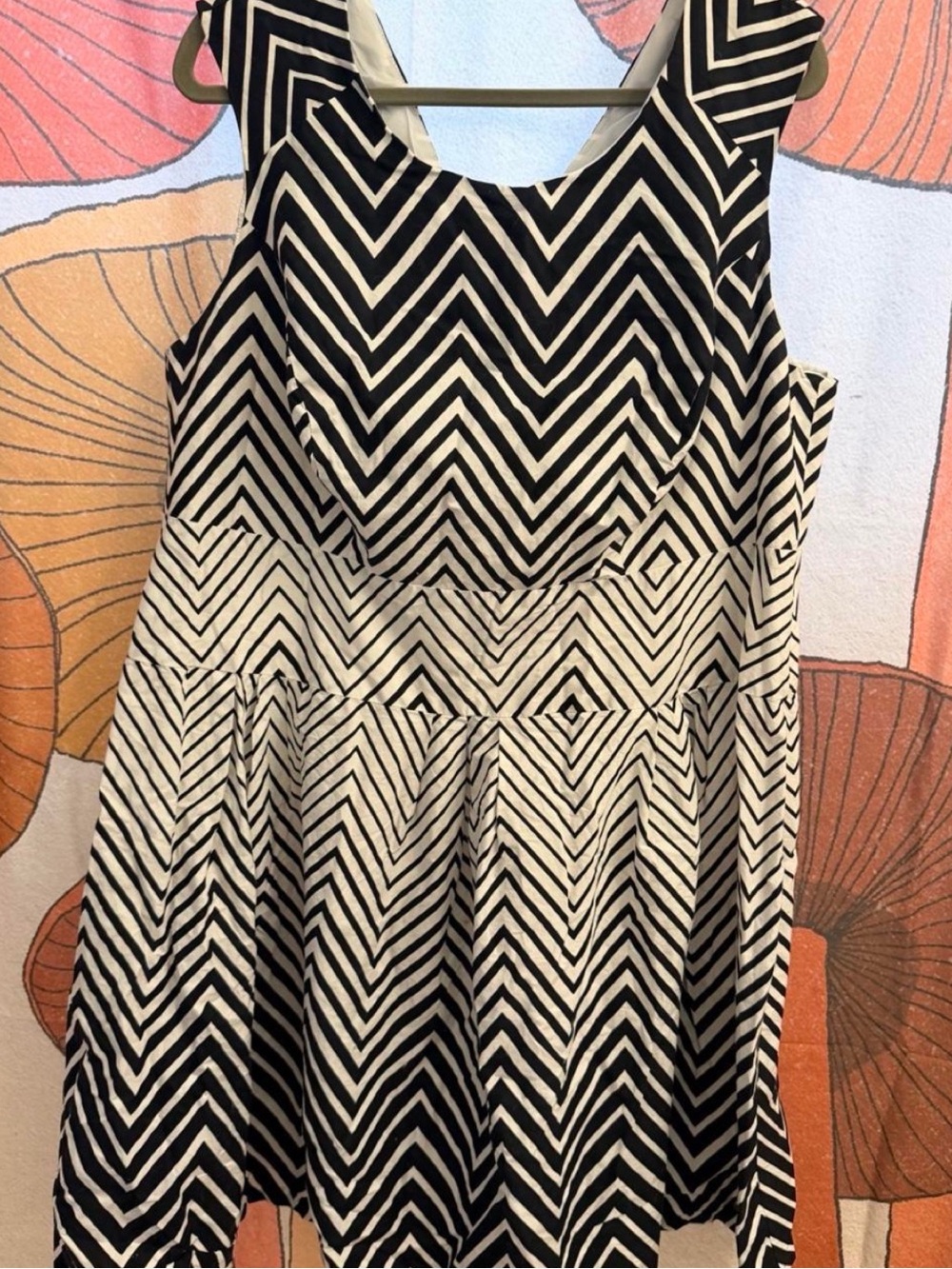 Amanda Lane Black and White Chevron Sleeveless Fit-and-Flare Dress
